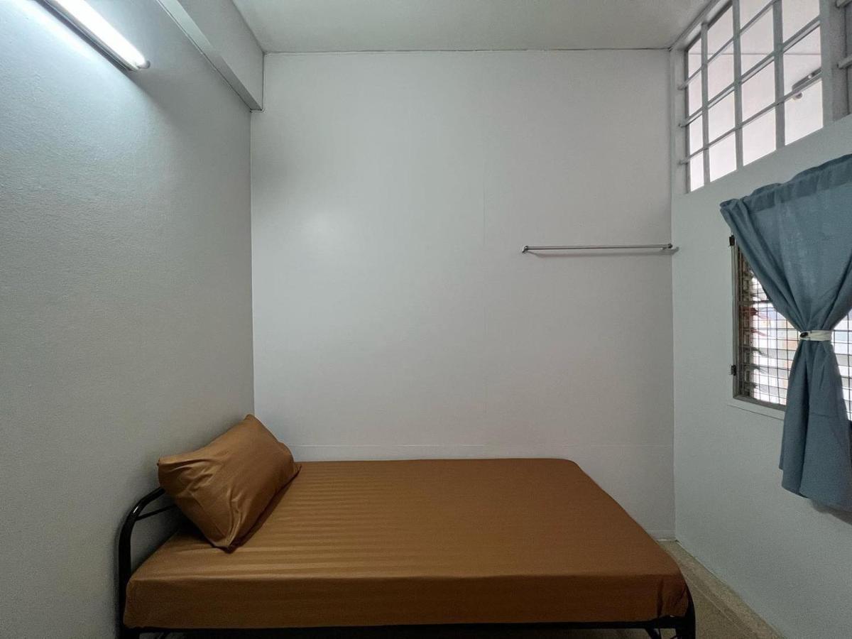 Merry V Guesthouse Банкок Екстериор снимка